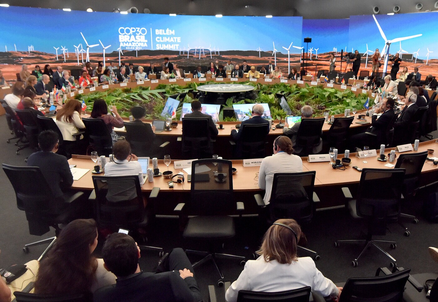 Líderes em reunião na Conferência das Nações Unidas sobre Mudanças Climáticas (COP30)