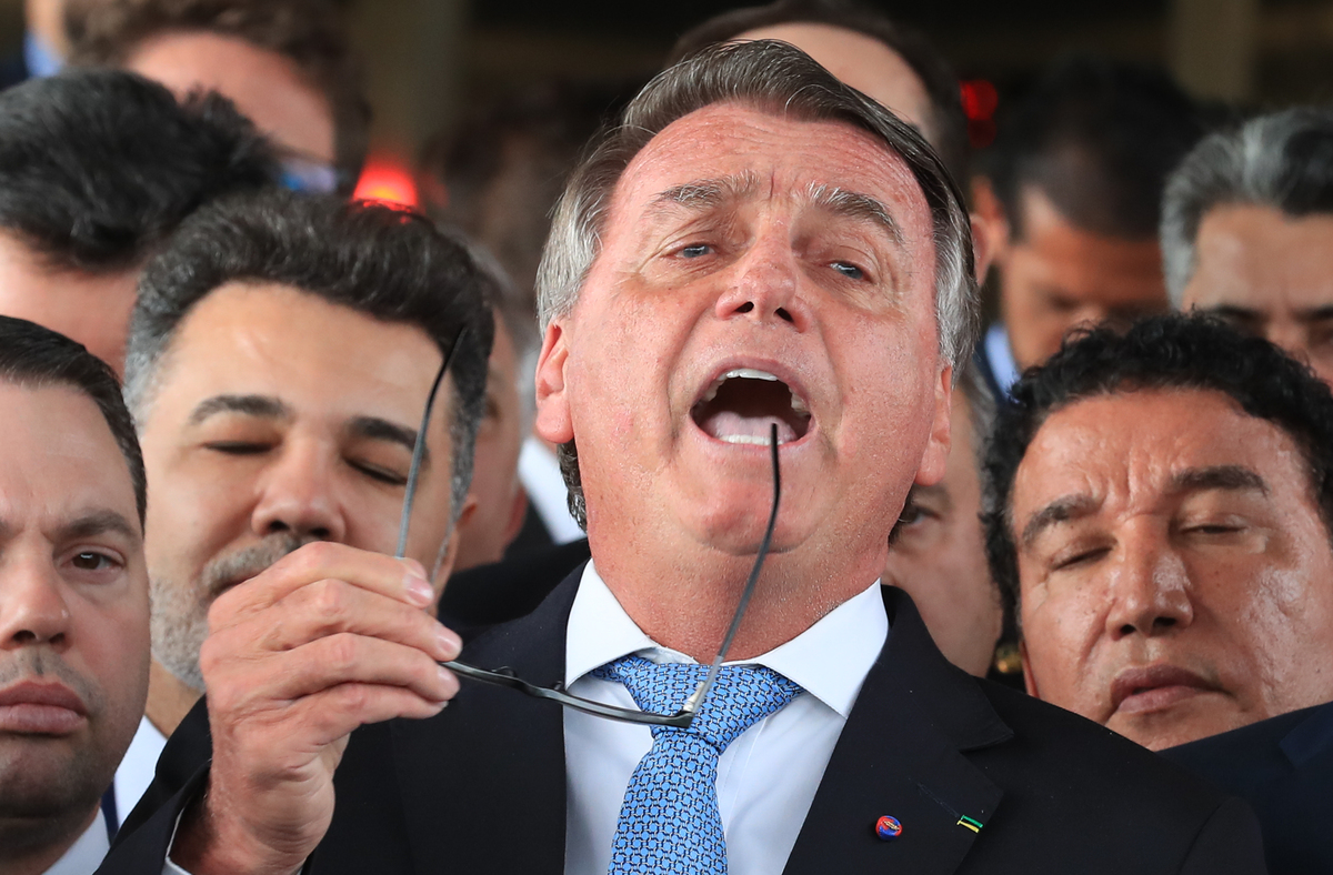 Bolsonaro poderia reduzir pena em até 3 anos se lesse mais de 300 livros