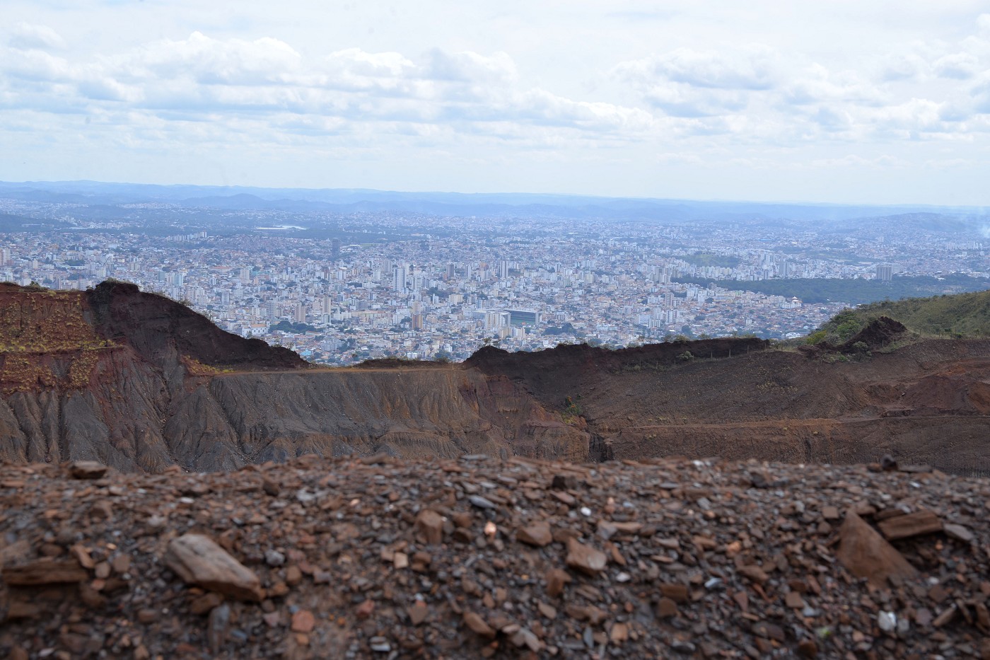 Área de mineração na Serra do Curral