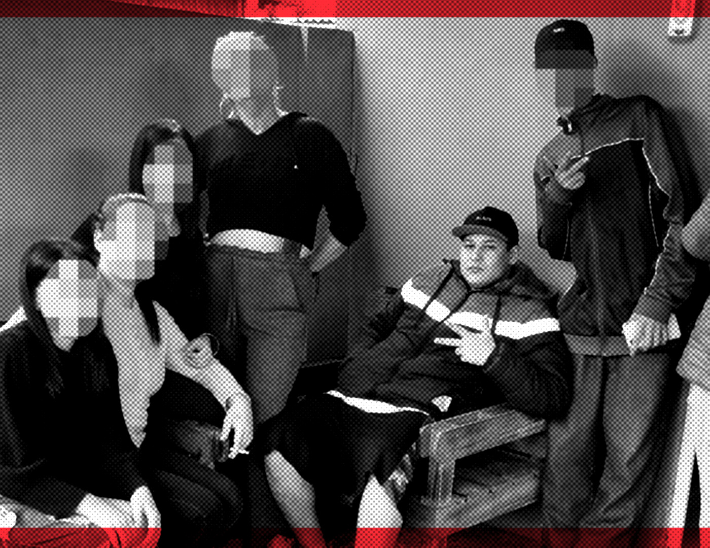 Da esquerda para direita: Geovana, Jéssica (primas), Ana (irmã), a mãe Sandra (de pé), Guilherme (sentado) e os irmãos