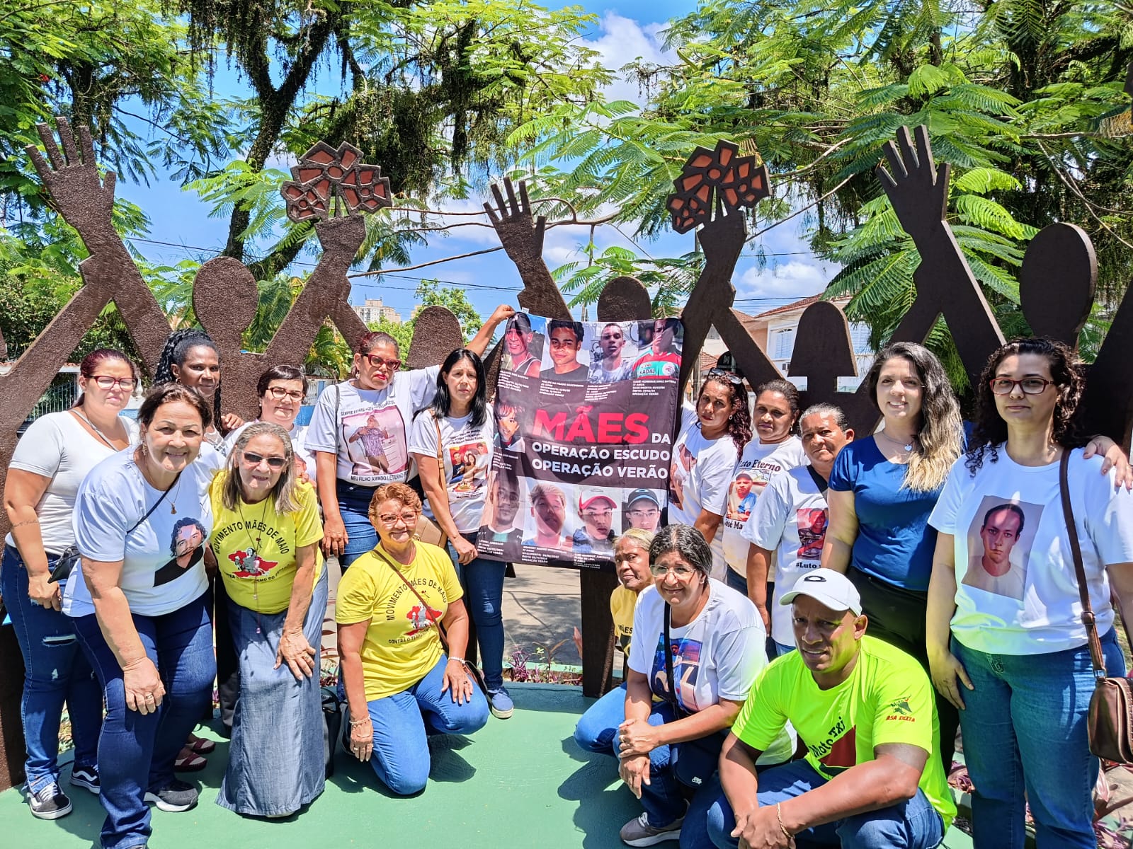 Mulheres do movimento Mães de Maio