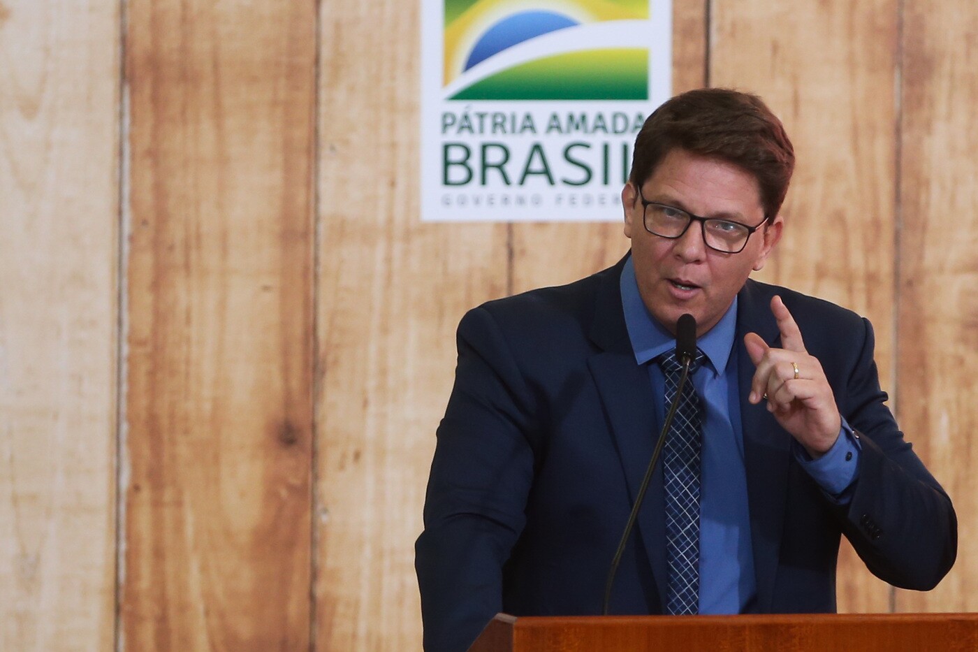 Mário Luís Frias é um ator, apresentador de televisão e político brasileiro, filiado ao Partido Liberal