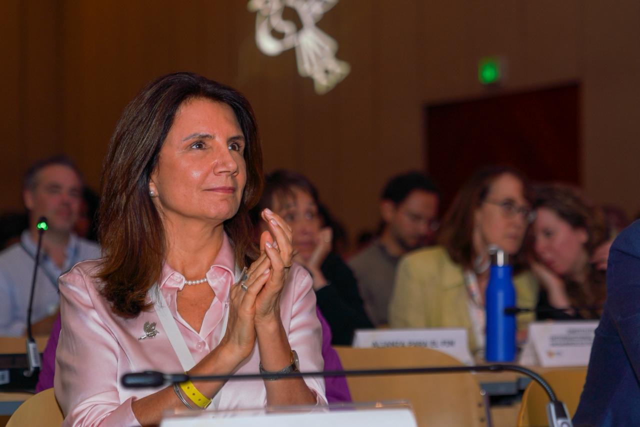 Ana Toni na plenária de encerramento da Primeira Conferência para a Transição para Longe dos Combustíveis Fósseis, em Santa Marta, na Colômbia