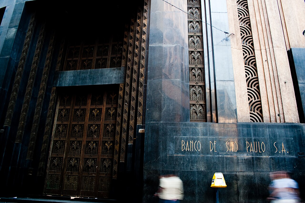 Fachada do Banco de São Paulo na Rua XV de Novembro, 347, Centro