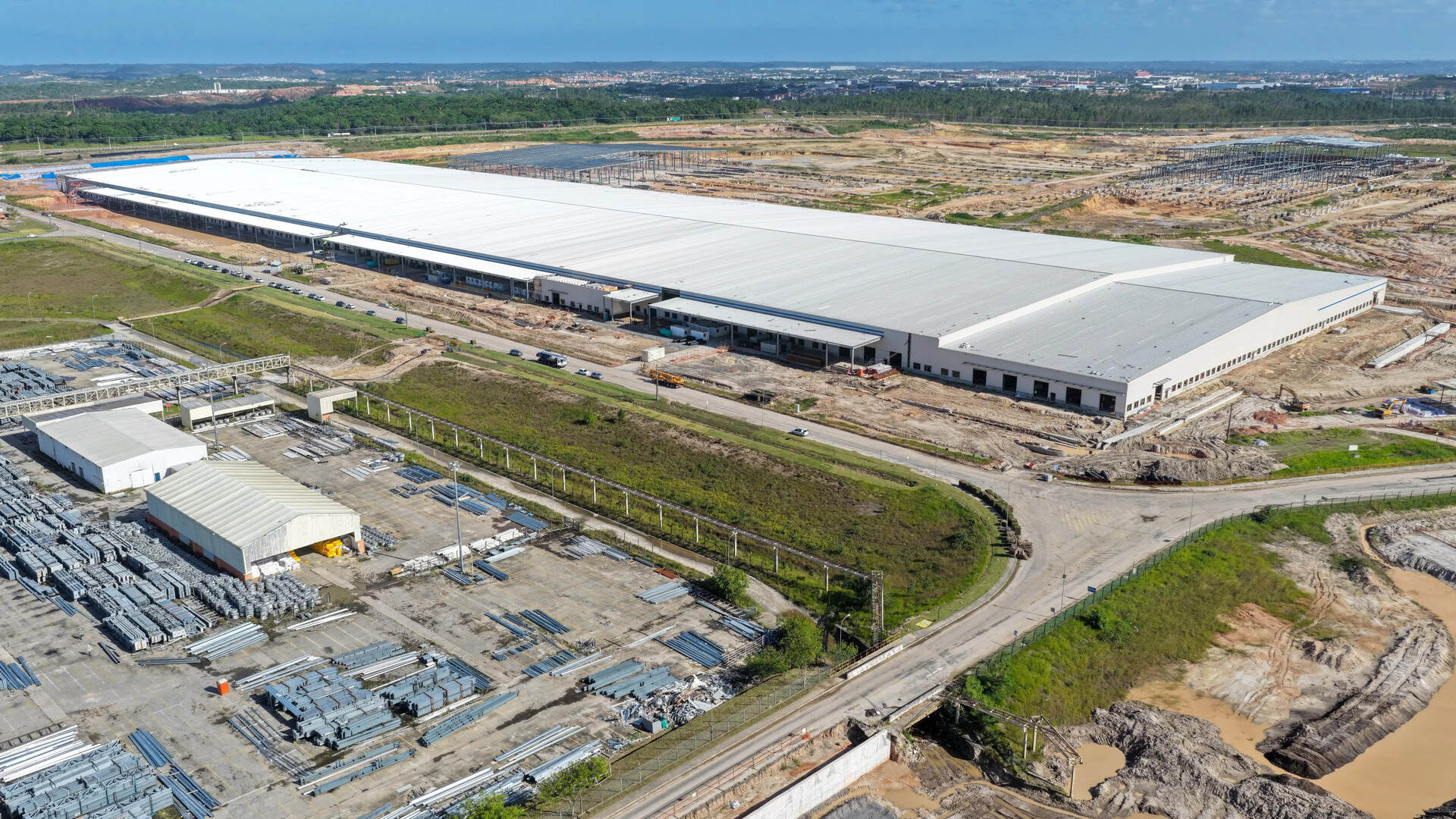 Imagem aérea de fábrica da BYD em Camaçari