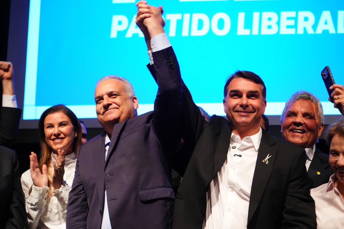 Deputado Alfredo Gaspar e senador Flávio Bolsonaro durante evento do PL